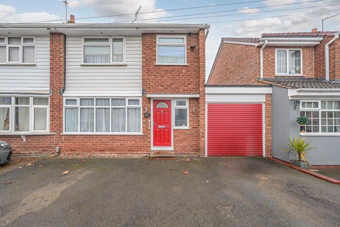 3 Bedroom Property For Sale In Granville Drive, Kingswinford, DY6