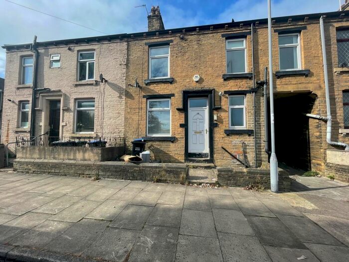 2 Bedroom House To Rent In Upper Castle Street, Bradford, BD5