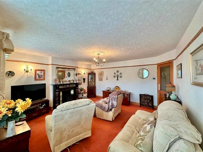 2 Bedroom Flat For Sale In Church Road, Plymstock, Plymouth, PL9