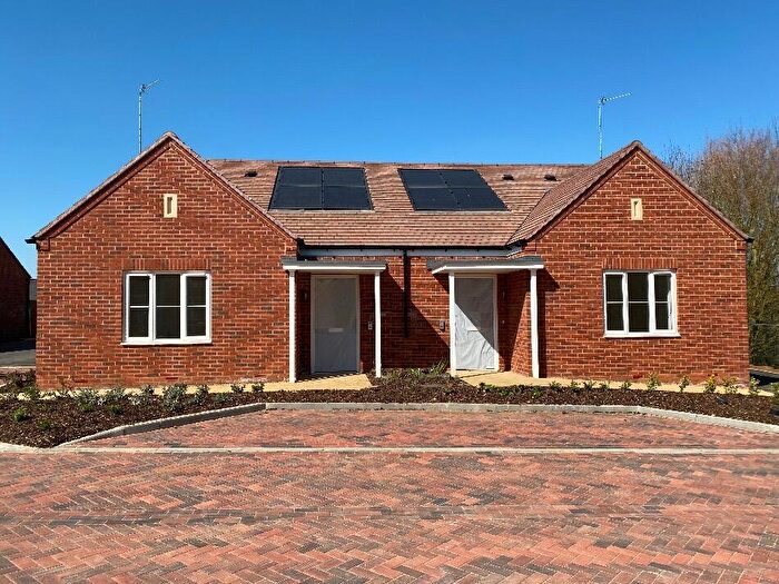 2 Bedroom Bungalow For Sale In Willow Park, Rowan Field, Buckingham, MK18