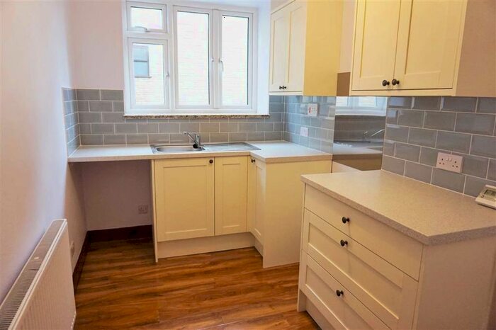 1 Bedroom Flat To Rent In Ashcombe Road, Weston-Super-Mare BS23