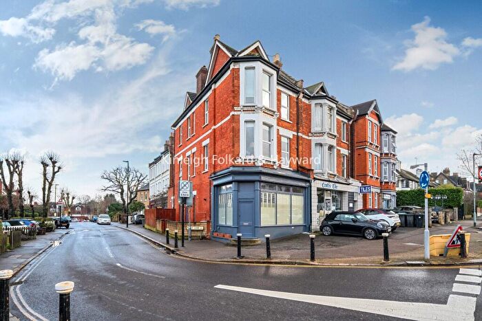 2 Bedroom Flat For Sale In Pages Lane, Muswell Hill, London, N10