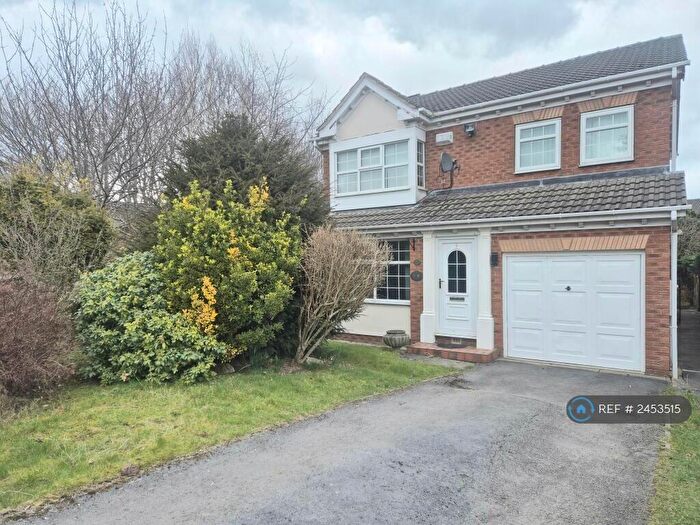 4 Bedroom Detached House To Rent In Redwood Drive, Huddersfield, HD2