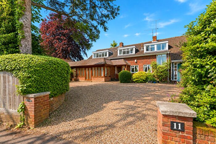4 Bedroom Detached House For Sale In Longcroft Avenue, Harpenden, Hertfordshire, AL5