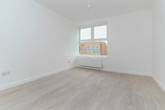 2 Bedroom Flat To Rent In Tulse Hill, London, SW2