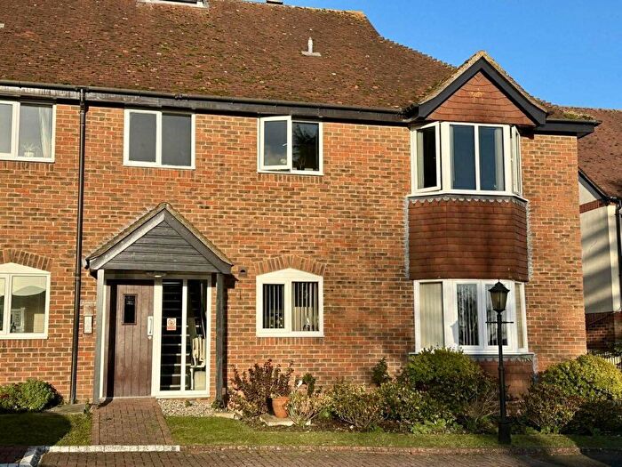 2 Bedroom Flat For Sale In Ferndale Court, Thatcham, RG19