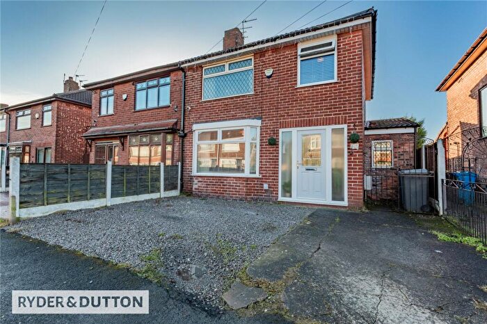 3 Bedroom Semi Detached House For Sale In Whitegate Road, Chadderton, Oldham, Greater Manchester, OL9
