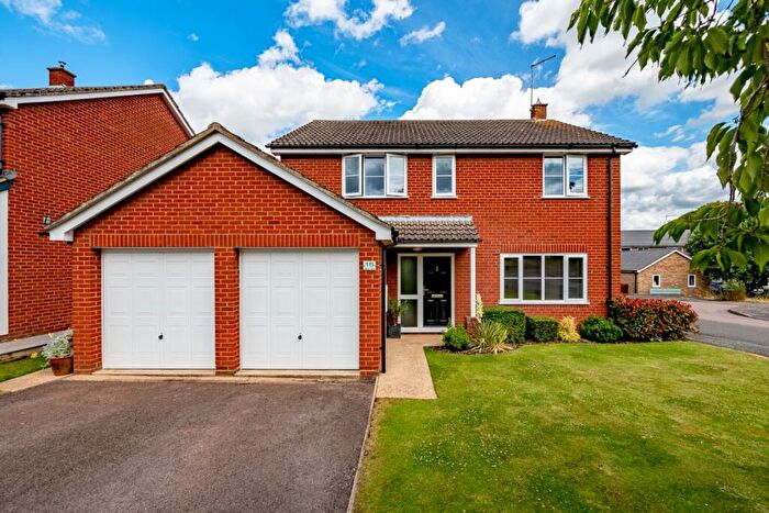 4 Bedroom Detached House For Sale In Manor Way, Hail Weston, PE19