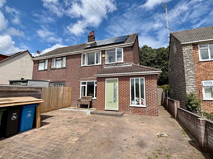 3 Bedroom Semi Detached House For Sale In Allens Road, Upton, Poole, BH16
