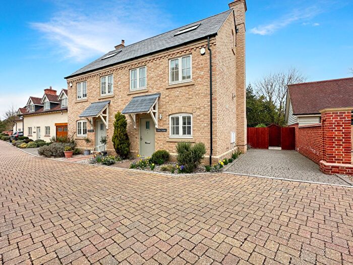 3 Bedroom Semi-Detached House For Sale In The Pastures, Harston, CB22
