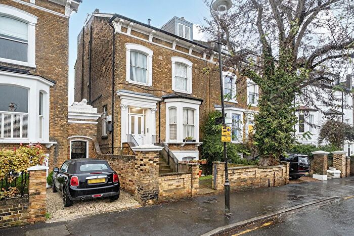 2 Bedroom Maisonette For Sale In Belvedere Road, London, SE19