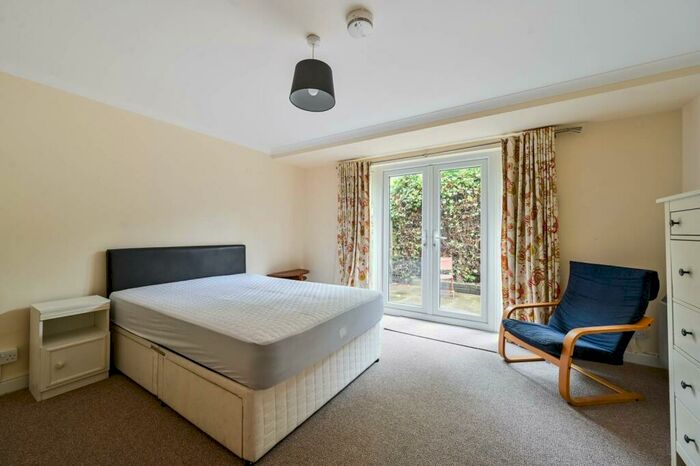 5 Bedroom House To Rent In Blondin Street, , Bow, London, E3