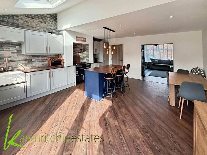 3 Bedroom Semi-Detached House For Sale In Thornley Avenue, Bolton, BL1