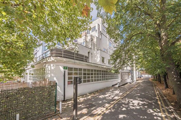 2 Bedroom Flat For Sale In Uxbridge Road, Ealing, W5