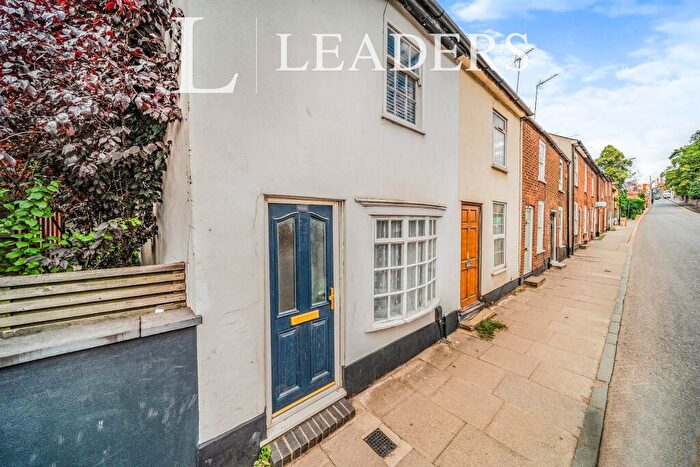 2 Bedroom Terraced House To Rent In Holywell Hill, AL1