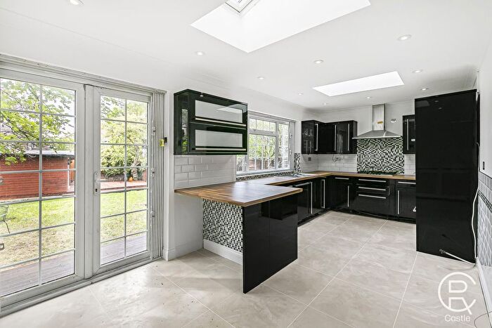 5 Bedroom Detached House To Rent In Heath Close, London, W5