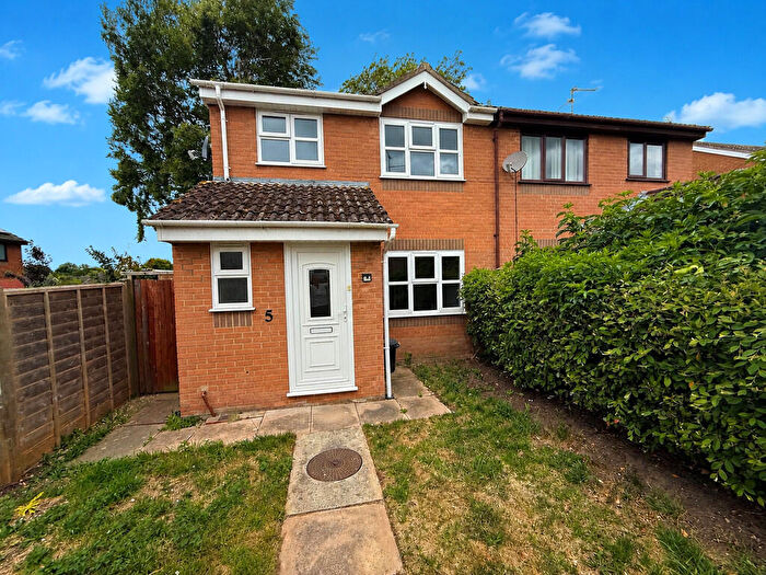 3 Bedroom Semi-Detached House For Sale In Larks Rise, Morton, PE10