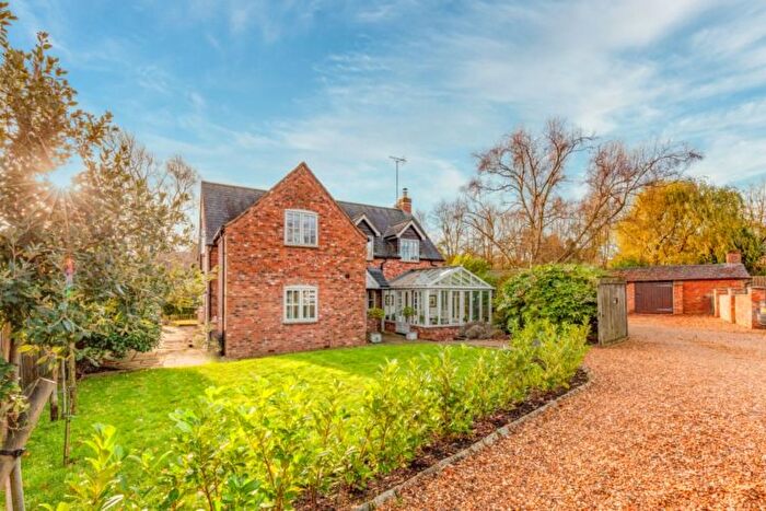 4 Bedroom Detached House To Rent In High Street, Wappenham, NN12