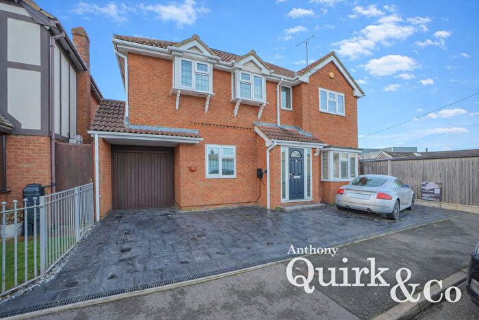 4 Bedroom Detached House For Sale In Florence Road, Canvey Island, SS8