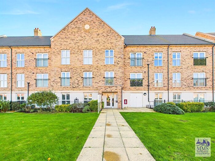 1 Bedroom Flat For Sale In Rapson End, Sittingbourne, ME10