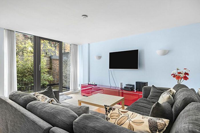 2 Bedroom Flat For Sale In King's Cross Road, London, WC1X