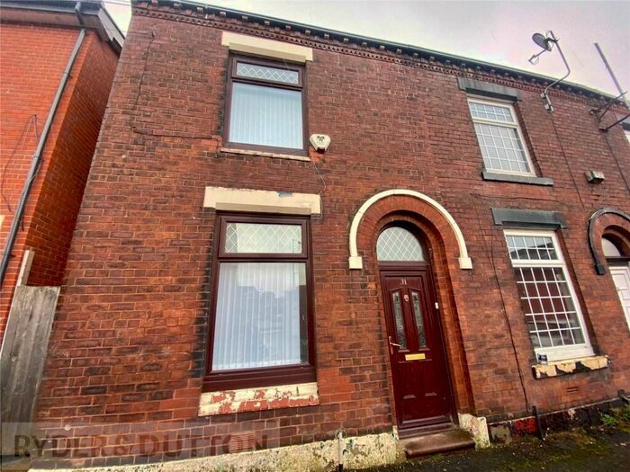 2 Bedroom End Of Terrace House To Rent In Crofton Street, Hathershaw, Oldham, OL8