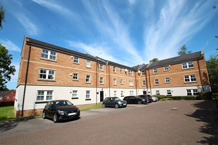2 Bedroom Flat To Rent In Charnley Drive, Leeds, West Yorkshire, LS7