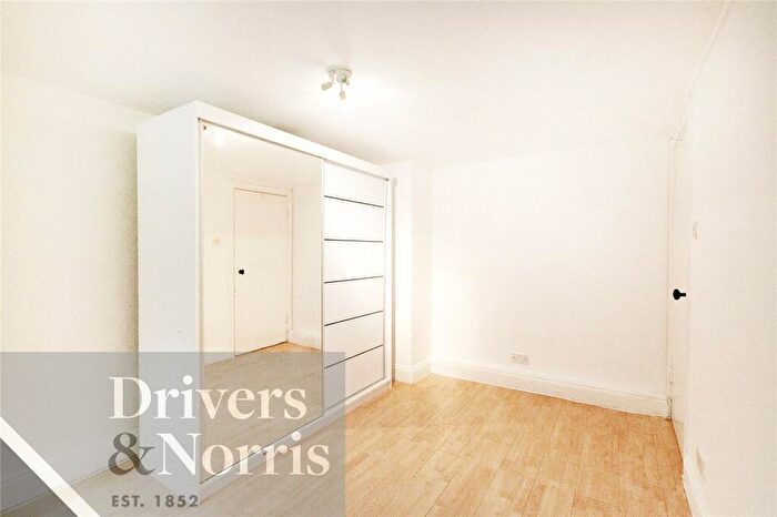 1 Bedroom Apartment To Rent In Northern Heights, Crouch End, London, N8