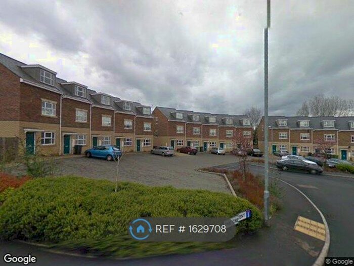 3 Bedroom Terraced House To Rent In The Crescent, Wellingborough, NN8