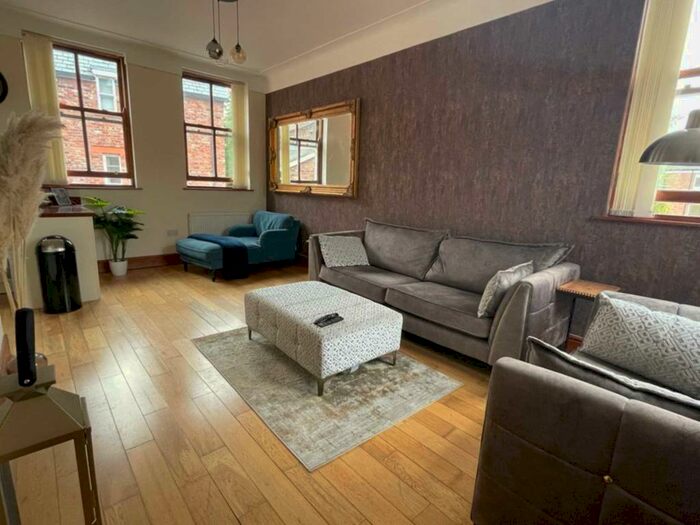 3 Bedroom Apartment To Rent In High Street, Wavertree, L15