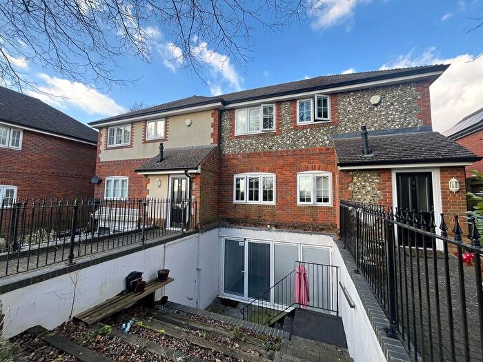 1 Bedroom Flat To Rent In North Street, Winkfield, Windsor, Berkshire, SL4