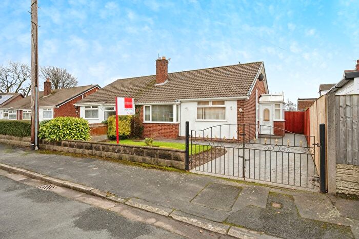 2 Bedroom Bungalow For Sale In Burnham Close, Penketh, Warrington, Cheshire, WA5