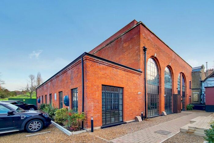 2 Bedroom Flat For Sale In West Street, Harrow On The Hill, Harrow, HA1