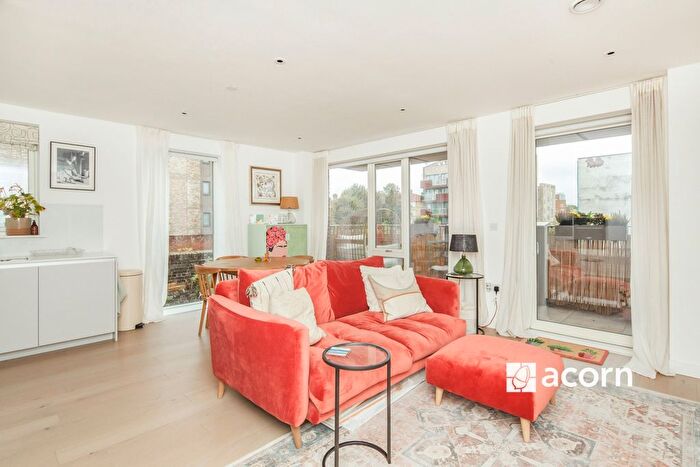 2 Bedroom Flat To Rent In Camberwell Road, London, SE5