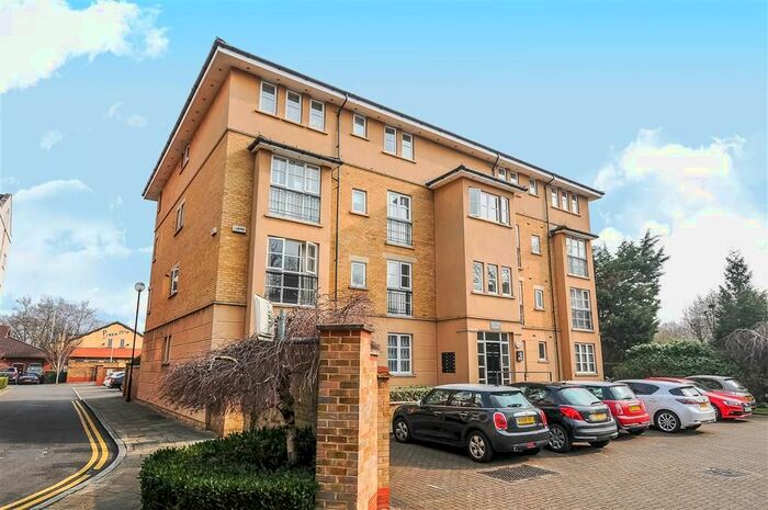 2 Bedroom Flat To Rent In Willow Court, Corney Reach Way, Chiswick, W4
