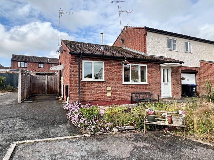2 Bedroom Bungalow To Rent In Lincoln Way, Stefen Hill, NN11