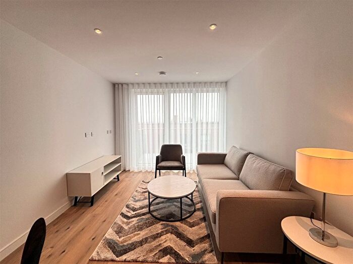 2 Bedroom Flat To Rent In Iris House, Cedrus Avenue, Southall, UB1