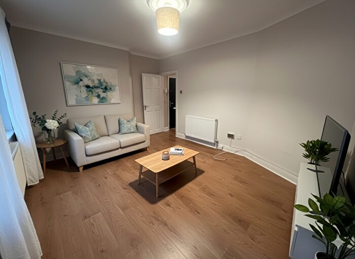 1 Bedroom Flat To Rent In Flat, Brook House, Cranleigh Street, London, NW1