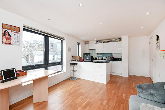 2 Bedroom Apartment To Rent In East Ham, E6