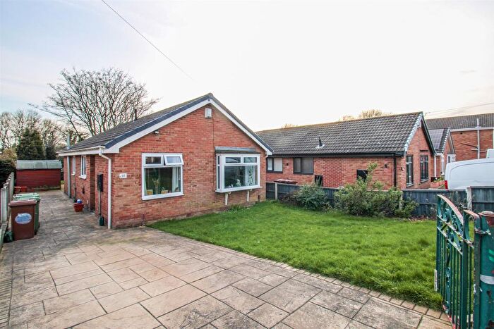 4 Bedroom Detached Bungalow For Sale In Blackthorn Way, Wakefield, WF2