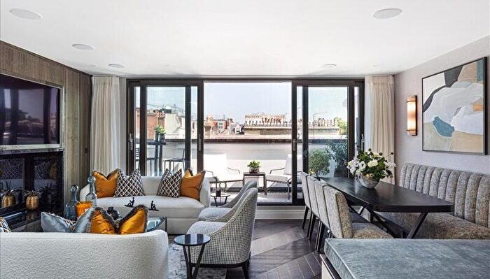3 Bedroom Flat To Rent In Prince Of Wales Terrace, London, W8