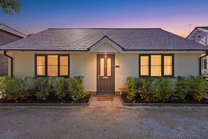 2 Bedroom Bungalow For Sale In Drake Close, Warley, CM14
