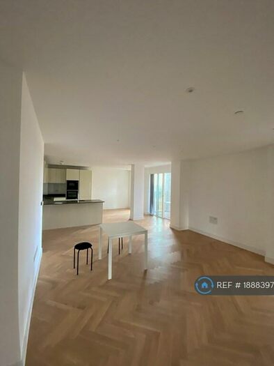 3 Bedroom Flat To Rent In Pegler Square, London, SE3