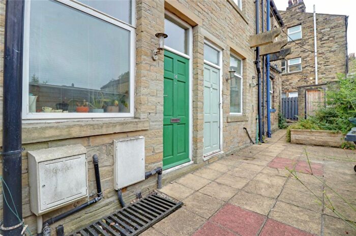 3 Bedroom Terraced House For Sale In High Street, Idle, Bradford, West Yorkshire, BD10
