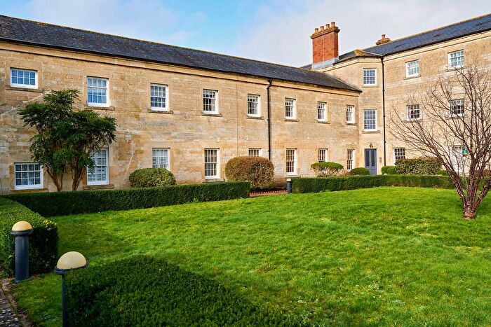 2 Bedroom Flat For Sale In St Georges Court, Semington, BA14