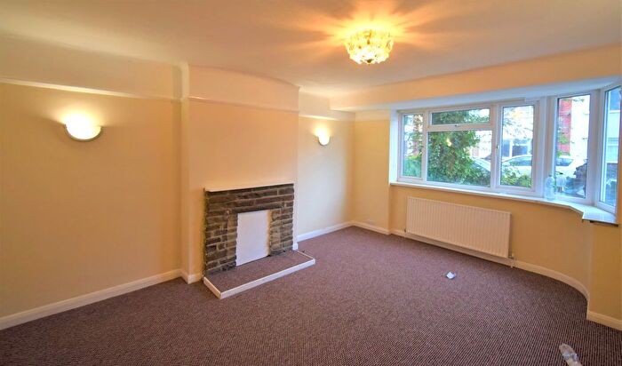 2 Bedroom Flat To Rent In Danes Gate, Harrow, HA1