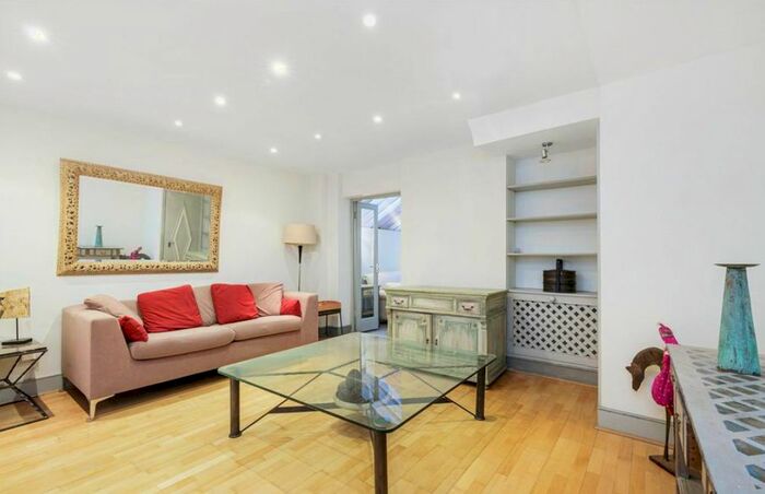 3 Bedroom Flat To Rent In Crawford Street, Marylebone, London, W1H
