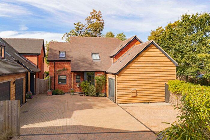 4 Bedroom Detached House For Sale In Hillmorton Lane, Clifton Upon Dunsmore, CV23