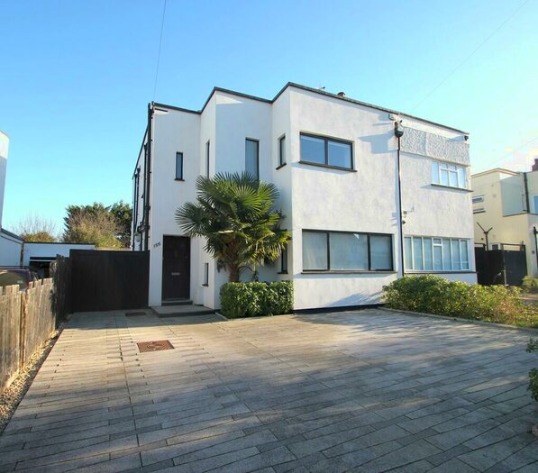 3 Bedroom Semi-Detached House To Rent In Grand Avenue, Surbiton, KT5