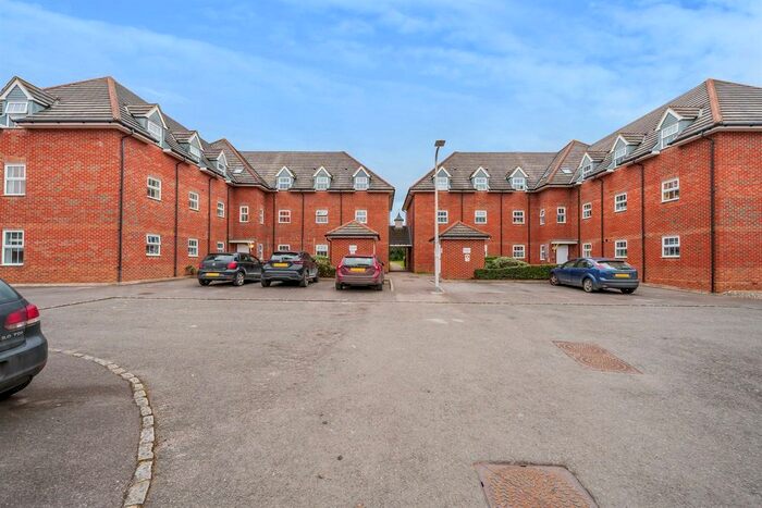 2 Bedroom Flat To Rent In Monarch Drive, Shinfield, Reading, RG2